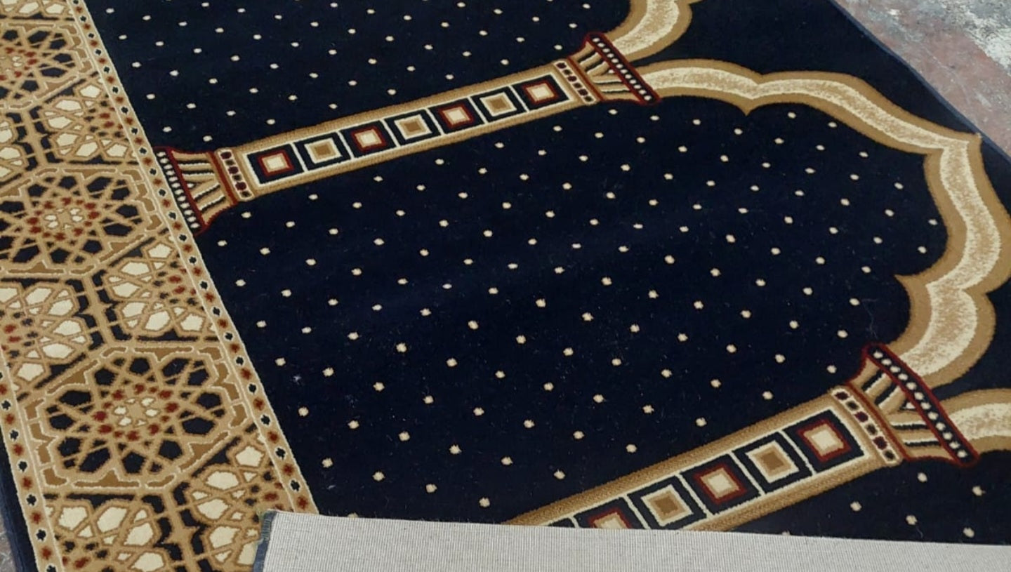 HAYAT (mosque carpet)